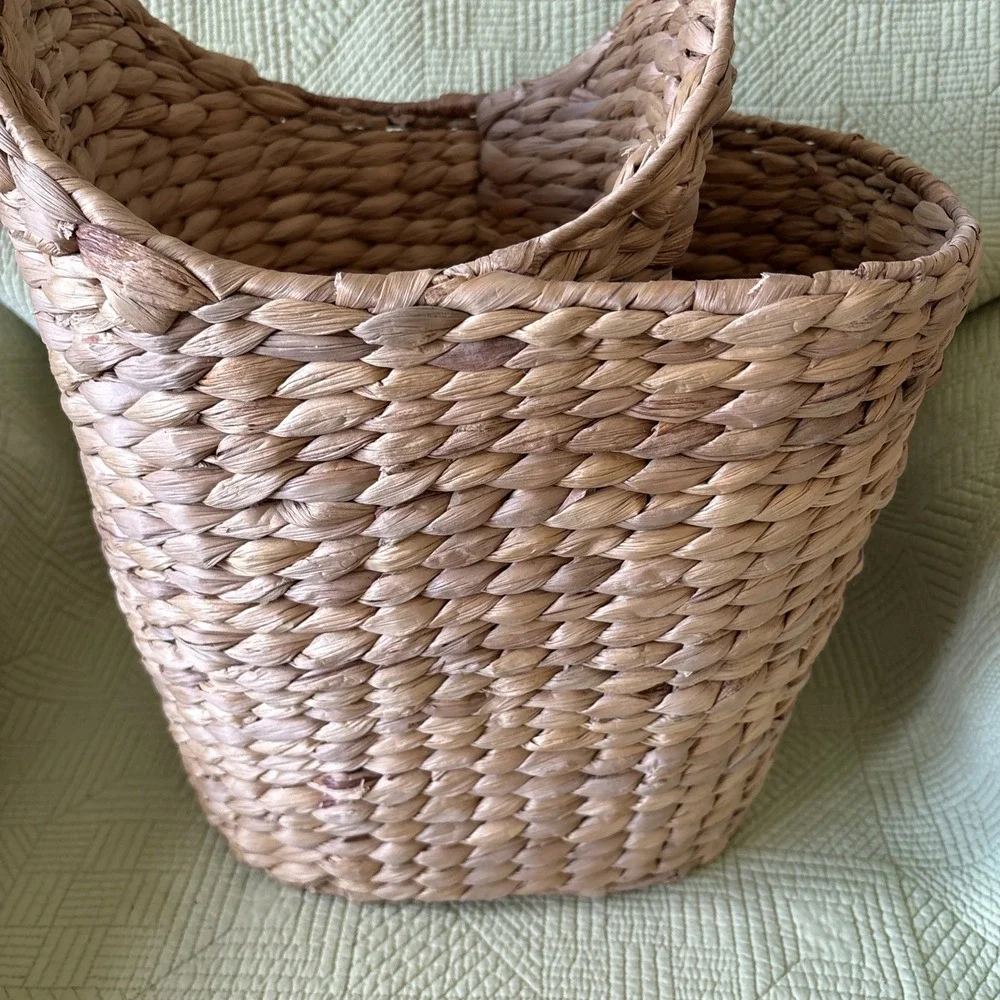 Woven Water Hyacinth Divided Storage Basket Caddy Wood Handle 16